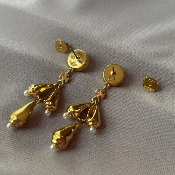 NWOT. Tory Burch Poetry of thing chandelier pearl Dangle Earrings - Picture 5 of 6